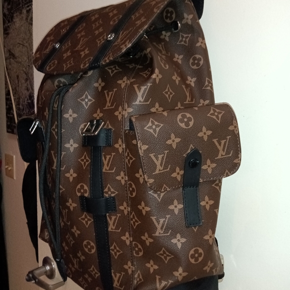 Your attention grabbing L.V. BackPack W/Authentic# being valid for this bag spec - Picture 6 of 12